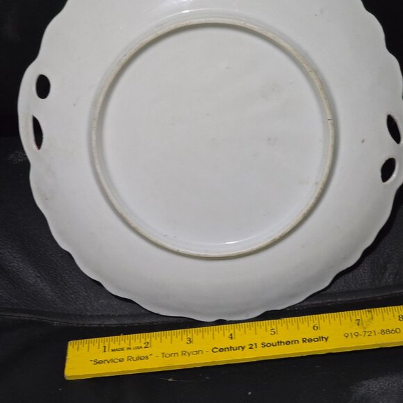 Decorative Vintage Ceramic Plate With Floral Design & Scalloped Edges - Picture 5 of 8